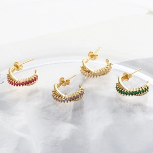 Boucles d'oreilles créoles avec cristaux taille émeraude et zircons étincelants