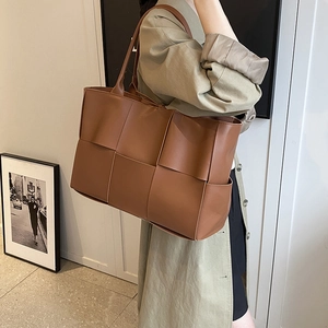 Brown large woven leather tote bag for women, stylish spacious shoulder bag for commuting