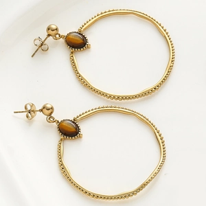 Pendientes vintage dorados con piedras de ojo de tigre y textura de cuentas