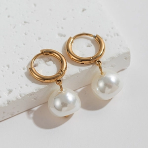 Elegant gold stainless steel hoop earrings with natural white baroque pearl pendants