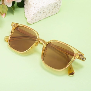 Retro square sunglasses with amber transparent frames and dark brown lenses for men