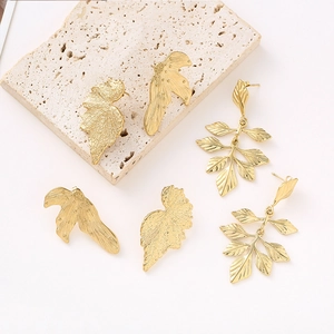 French style gold leaf earrings set with wrinkled texture and irregular leaf designs