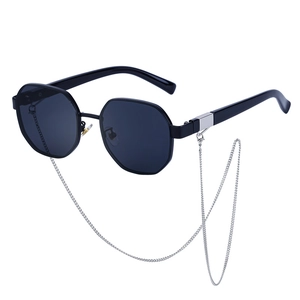 Lunettes de soleil octogonales noires pour femmes avec longue chaîne en métal argenté