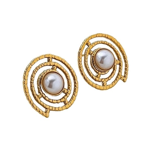 Boucles d'oreilles vintage dorées à cercles concentriques avec perle blanche centrale