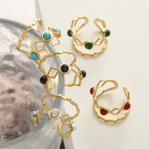 Set di anelli a doppia onda dorati con turchese e pietre colorate dal design cavo