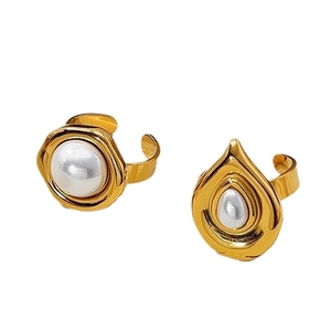Ensemble de bagues dorées de style français vintage avec perles élégantes serties