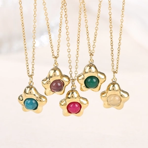 Vintage-Halsketten mit goldenen Sternen und Edelsteinen auf 18k vergoldetem Stahl