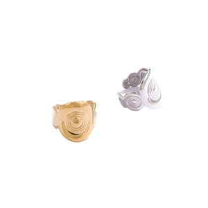 Minimalist water ripple stainless steel rings in gold and silver with adjustable band