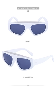 Vue détaillée de face et de profil des lunettes de soleil œil-de-chat blanc mat et argent