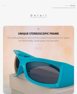 Detailaufnahme der hellblauen Y2K Sport-Sonnenbrille mit Anti-Blaulicht-Gläsern