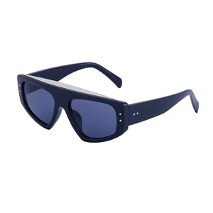 Lunettes de soleil œil de chat oversize avec monture plate et verres gris foncés