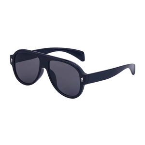 Classic black pilot sunglasses with oversized frames and silver metal rivet decorations