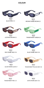 Lunettes de soleil carrées en 10 couleurs avec branches ajourées et bijoux uniques
