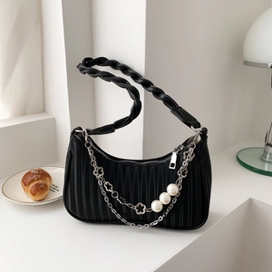 Sac sous le bras plissé noir chic avec chaîne florale argentée et perles pour femme