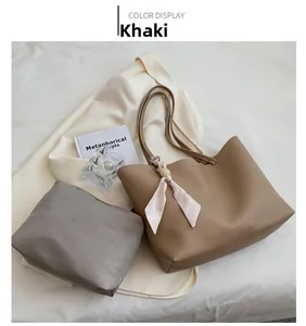 Sac fourre-tout kaki en similicuir grande capacité avec pochette intérieure et foulard de soie