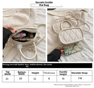 Size chart for quilted mini bag with dimensions 21x11x8cm and crossbody strap detail