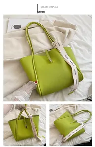 Vues détaillées d'un sac cabas vert texturé avec un foulard décoratif en soie fashion