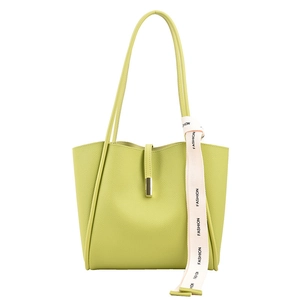 Sac à main vert motif litchi avec ruban lettré fashion et doubles bandoulières