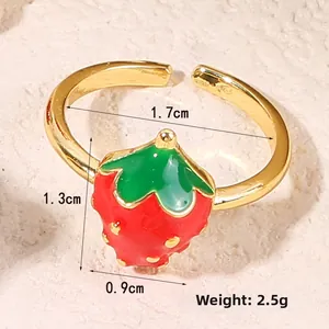 Détail macro d'une bague fraise réglable avec émail rouge et mesures précises