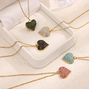 Set di collane con pendente a cuore placcato oro con strass colorati in cinque colori