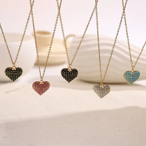 Set di collane a cuore stile francese con cristalli colorati e catenine dorate eleganti