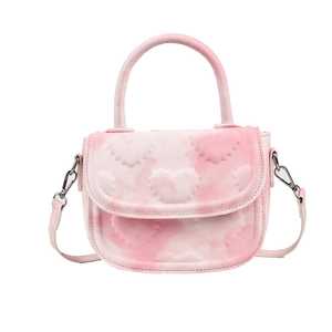 Sac selle rose à motif cœur gaufré avec effet tie-dye marbré et poignée supérieure