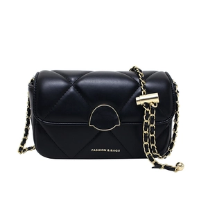 Sac bandoulière élégant en cuir matelassé noir avec chaîne dorée et fermoir