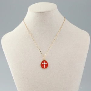 Collier vintage en acier inoxydable doré avec pendentif croix ovale rouge sur buste