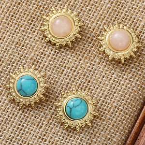 Boucles d'oreilles tournesol avec pierre naturelle sur toile de lin rustique
