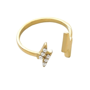 Gold lightning titanium steel open ring with white pearls for a French chic style