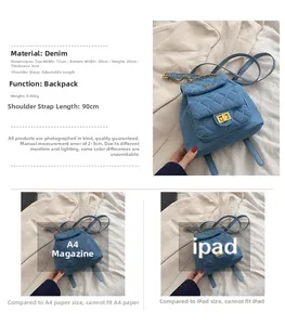 Sac à dos en denim matelassé bleu avec fermoir doré et détails de taille 20x20x9cm