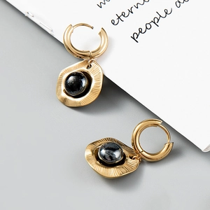 Retro 18K Gold Plated Stainless Steel Hoop Earrings With Irregular Wave Round Disc Natural Stone Bead For Women Light Luxury