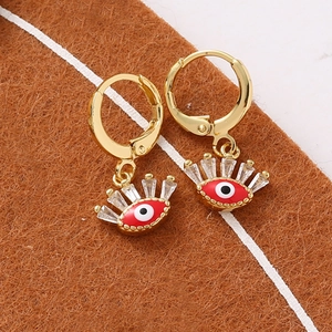 Boucles d'oreilles Œil de Turquie dorées avec émail rouge et zircons cubiques