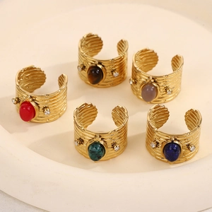 Fünf goldene Retro-Ringe mit bunten Türkissteinen und Zirkonia, verstellbare Weite