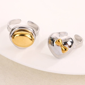 French vintage style two-piece gold and silver contrast stainless steel heart ring set