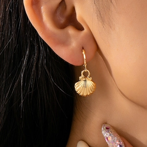 Gold Shell Hoop Earrings Zinc Alloy Seashell Drop Pendant Fashion Jewelry For Women Beach Vacation Summer Style
