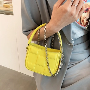Damen Mini Umhängetasche PU Leder Keks Blasen Textur Mit Silberner Metallkette Und Süßem Käseanhänger Modisch