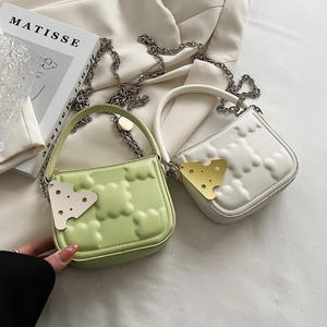 Modische Mini-Handtasche mit Karomuster, Goldkette und Käseanhänger in zwei Farben