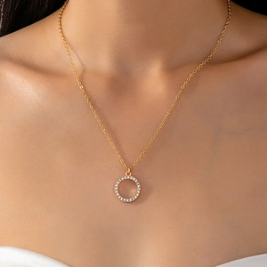 Collier Pendentif Cercle Alliage Strass Géométrique Délicat Minimaliste Chaîne Clavicule Bijoux De Mode Pour Femmes
