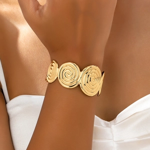 Iron Alloy Cuff Bracelet Vintage Spiral Conch Geometric Design Fashionable Open Bangle Jewelry For Women Gold Tone Accessory