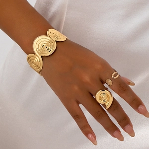 Parure De Bijoux Bohème Dorée Conque Spirale Pour Femme Vintage Bracelet Ouvert Et Bagues Style Vacances Plage Bijoux En Alliage