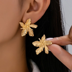 Flower Stud Earrings Zinc Alloy Multi Layer Petal Brushed Gold Elegant Fashion Jewelry For Women With Stainless Steel Earring Post