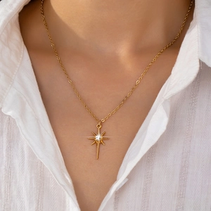 Elegant North Star Pendant Necklace Zinc Alloy With Zircon Dainty Gold Plated Starburst Jewelry For Women Daily Wear