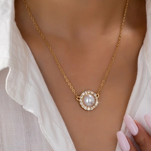 Elegante Collana Con Ciondolo Rotondo Perla Artificial Sintetica Bianca E Strass Lega Di Zinco Gioielli Di Moda Dorati Da Donna
