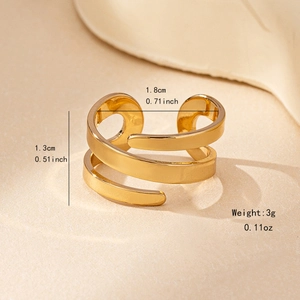 Modischer goldener geometrischer Mehrschichtring mit polierter Oberfläche und Maßen