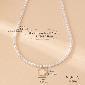 Elegante Perlenkette mit goldumrandetem weißem Kleeblatt-Anhänger 40+7cm Länge für Damen