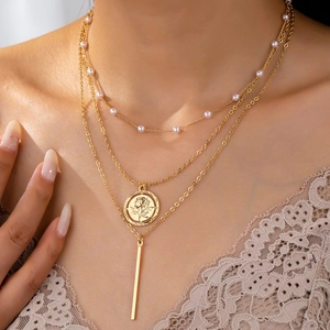 Collier Multicouche Alliage De Zinc Fausse Künstliche Perle Rose Pièce Pendentif Barre Géométrique Bijoux Rétro Élégant