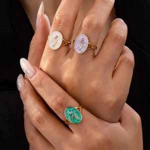 French Vintage Enamel Tulip Floral Relief Rings For Women Elegant Gold Plated Alloy Oval Split Shank Jewelry