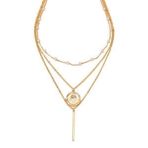 Collier multi-rangs doré avec médaille rose, pendentif barre et perles blanches