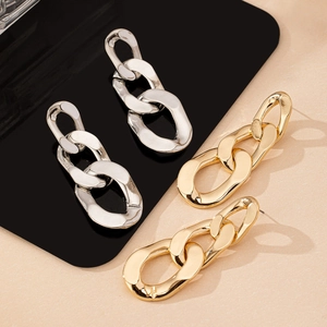 Fashionable chunky chain drop earrings in gold and silver finish for modern women